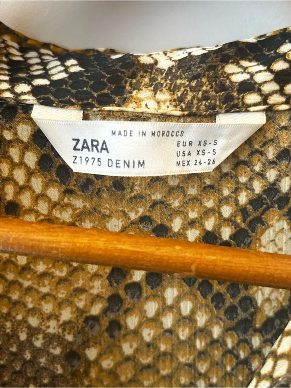 Zara Snakeskin Blouse Size Small Oversized - Picture 5 of 6